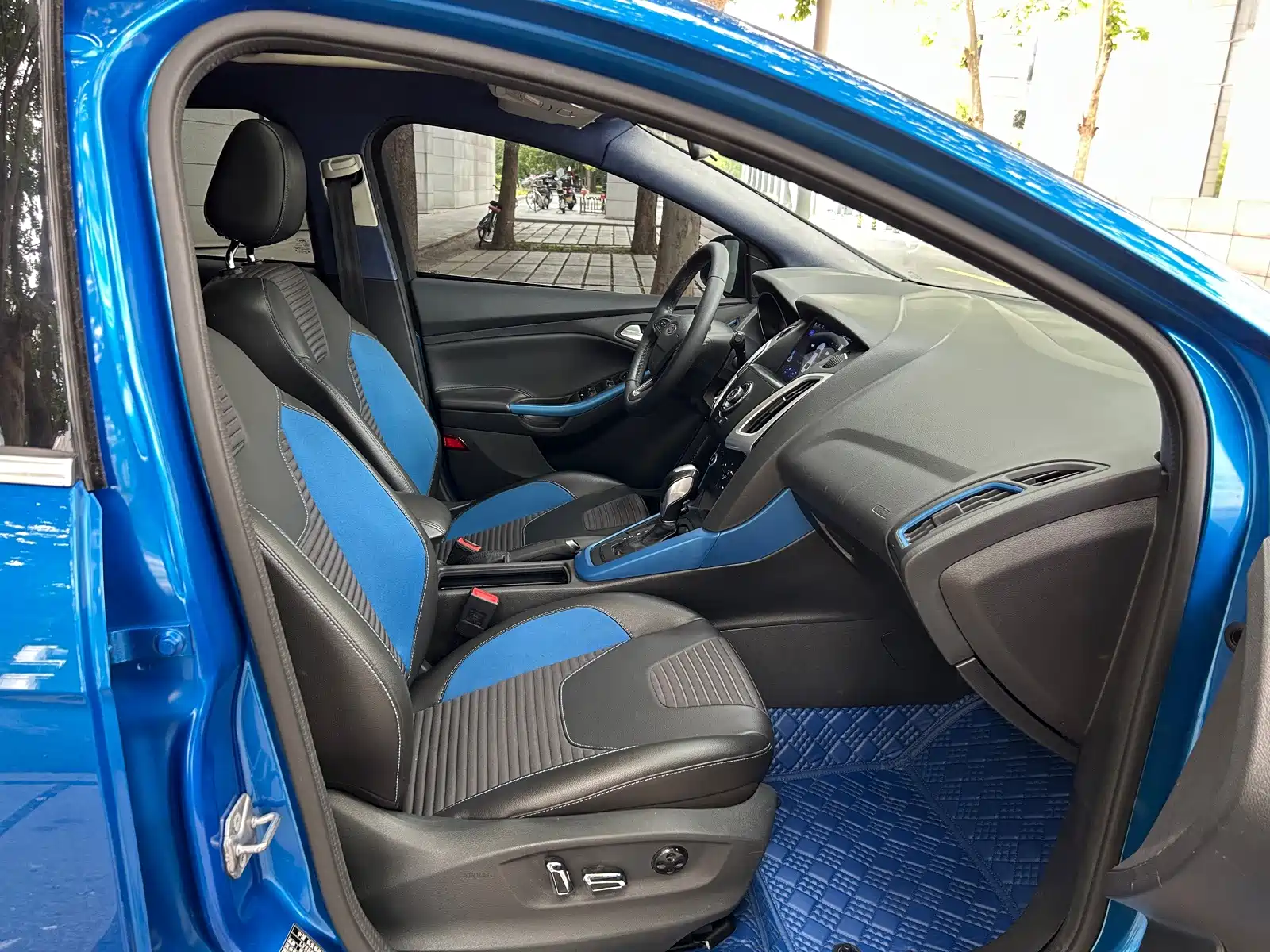Фото 16 - Ford Focus