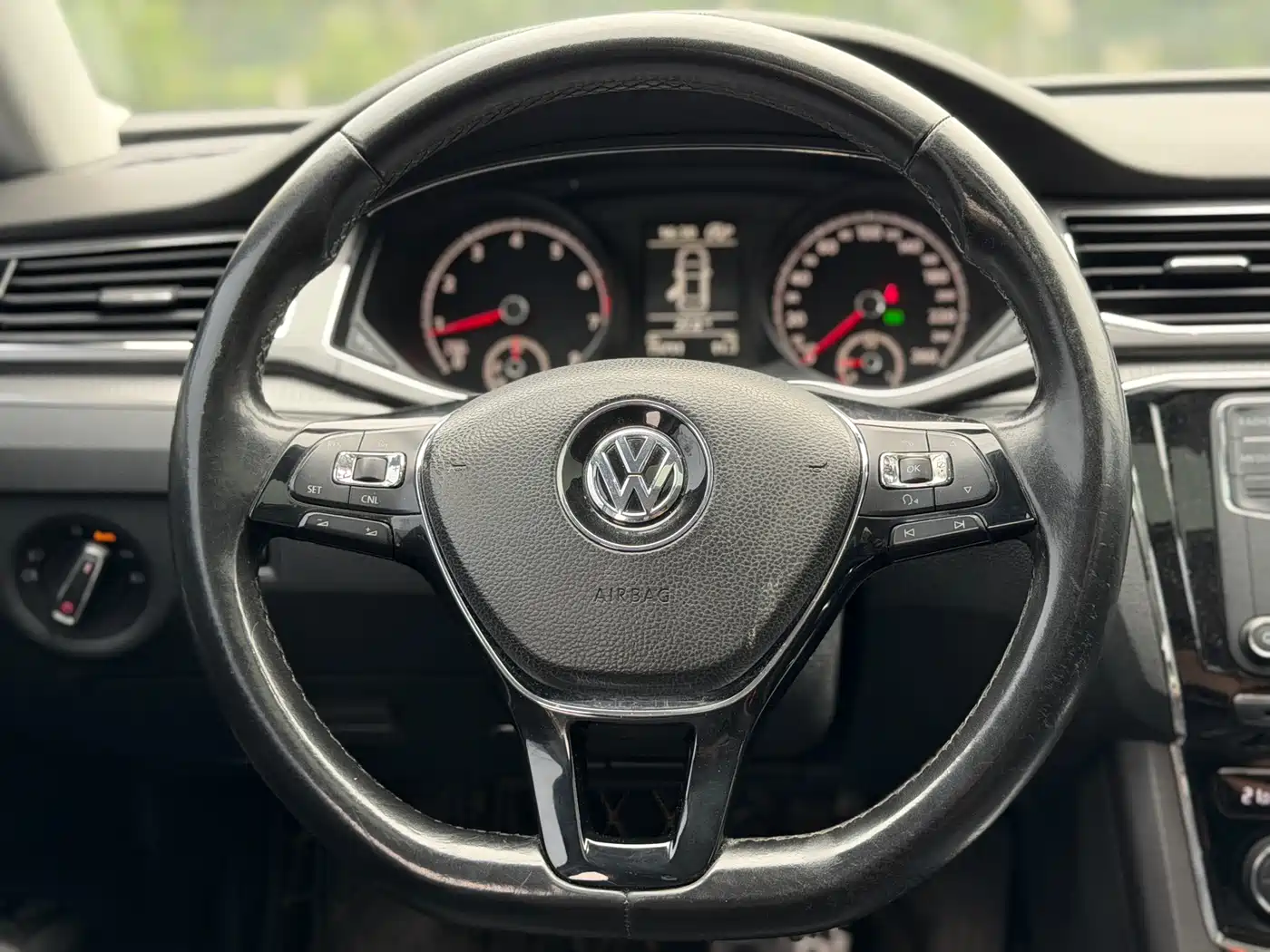 Volkswagen Passat 2017 330TSI DSG Prestige фото 14