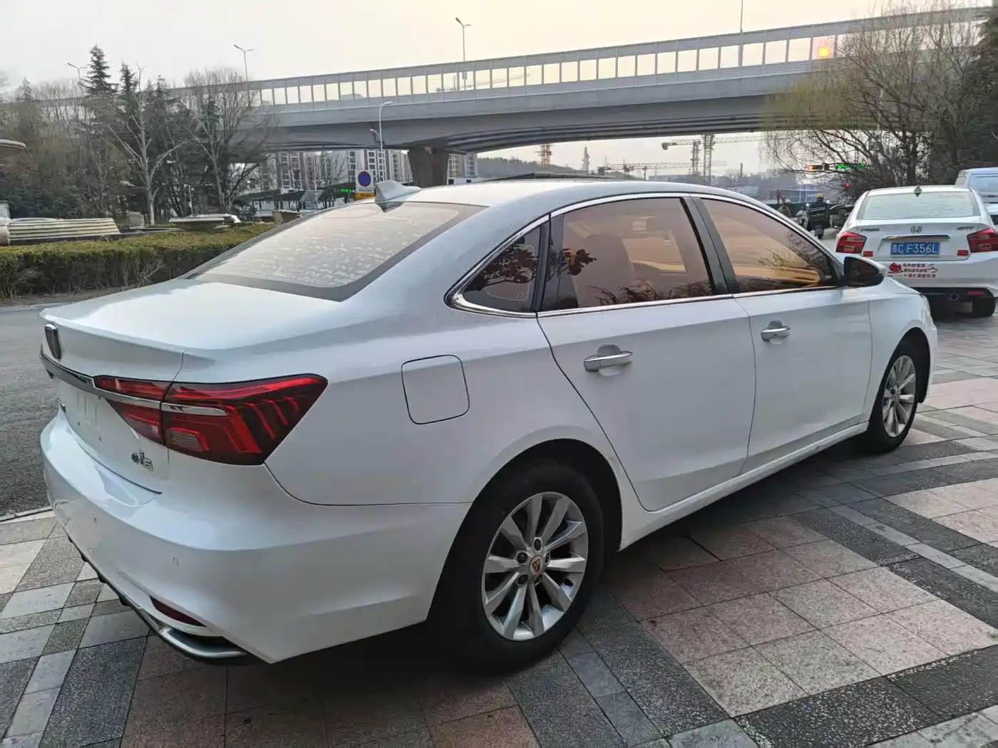 ROEWE I6 NEW ENERGY