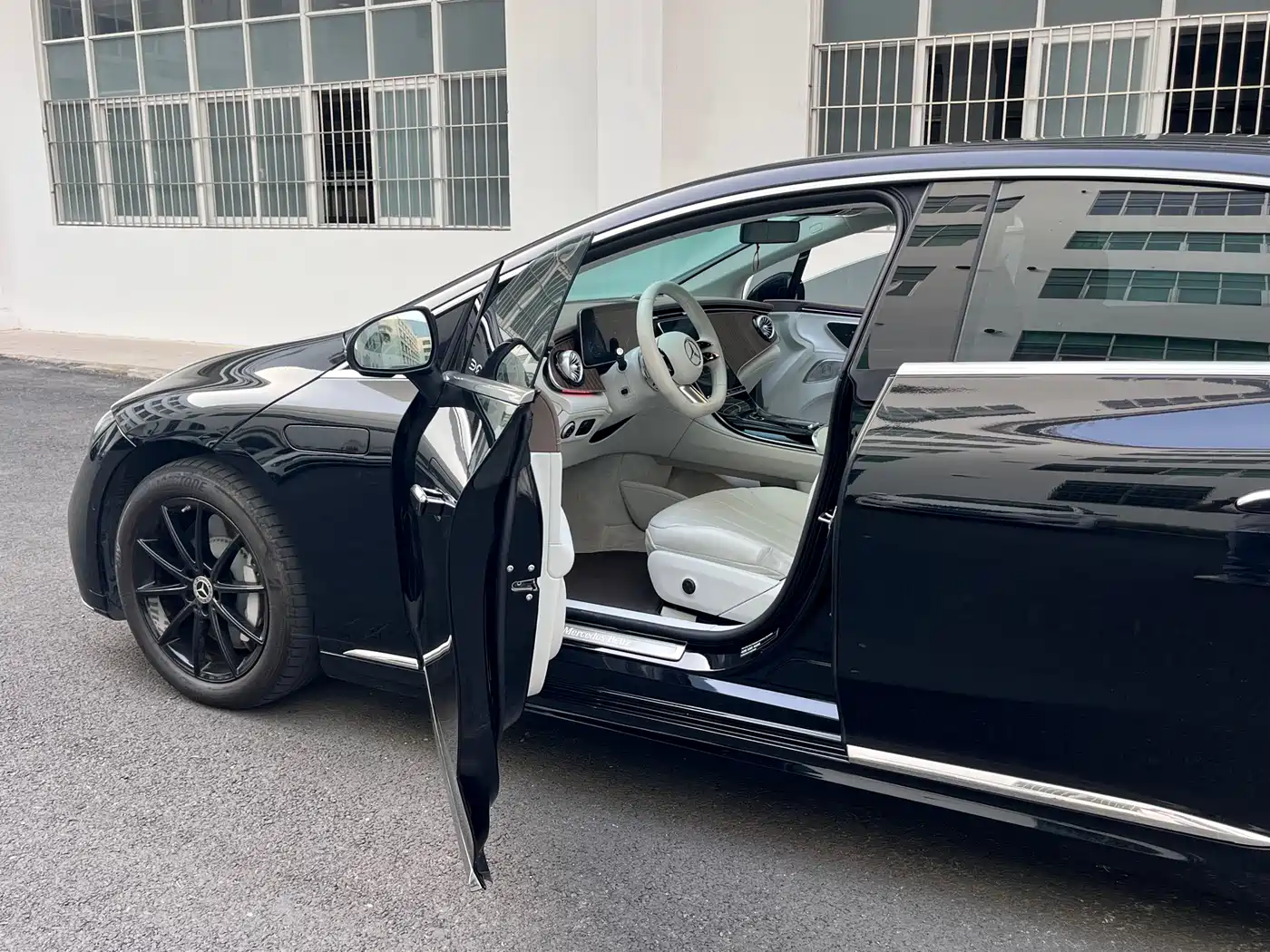 Mercedes-Benz EQE 2022 350 Pioneer Edition фото 7