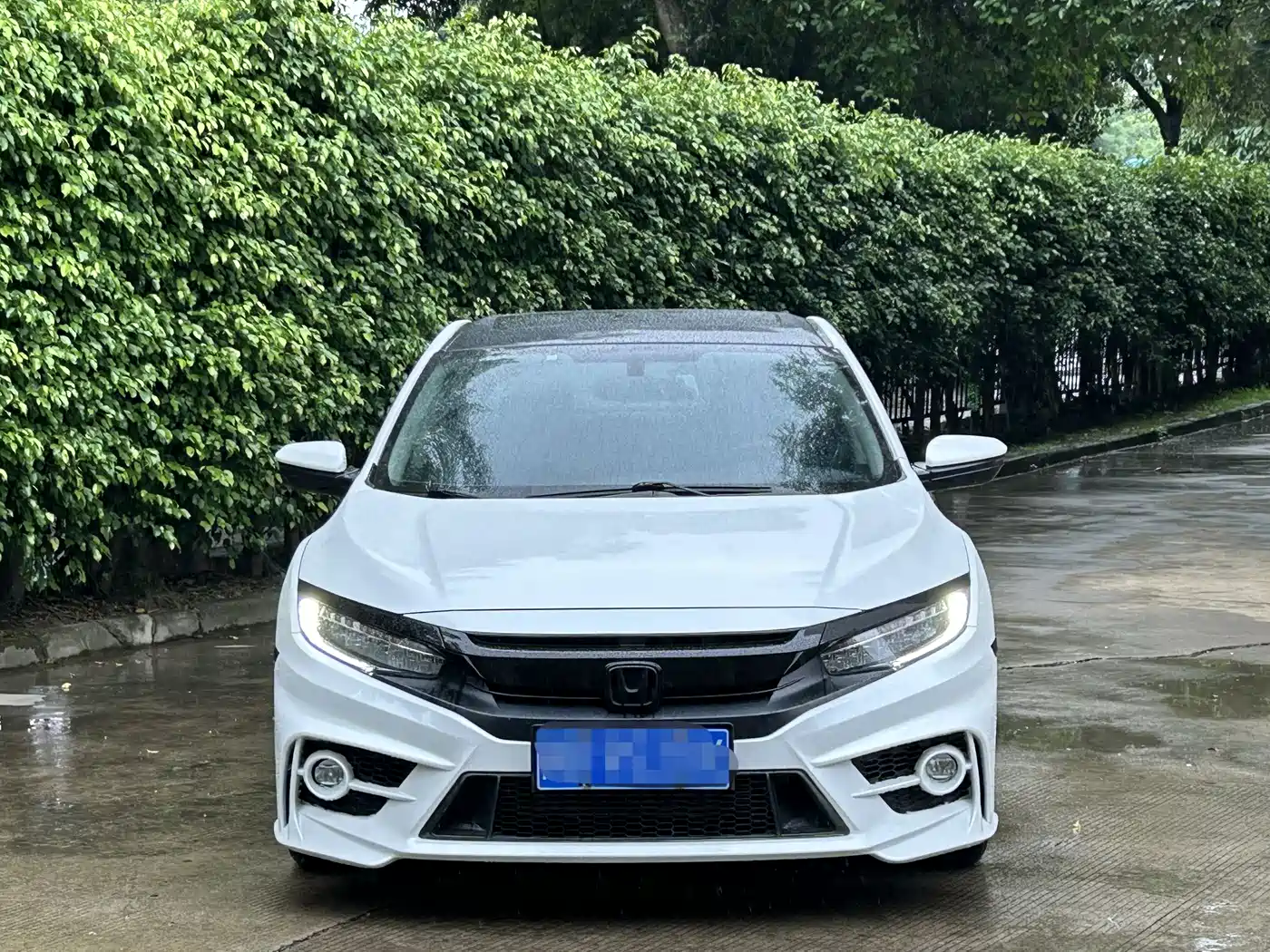 Photo 2 - Honda Civic