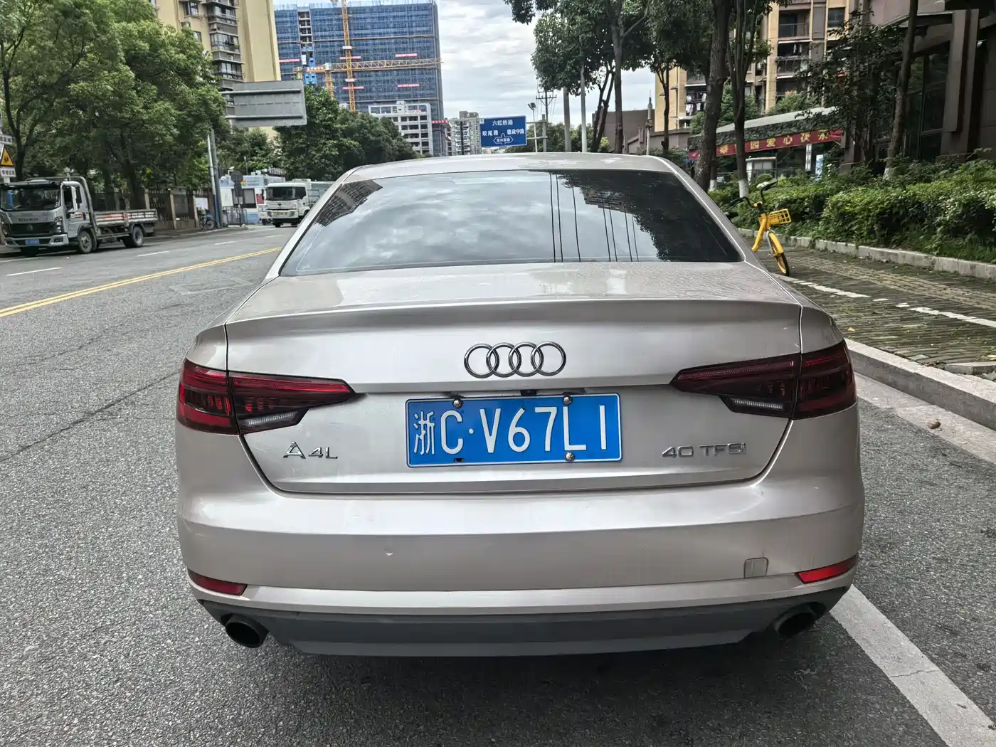 Фото 10 - Audi A4L