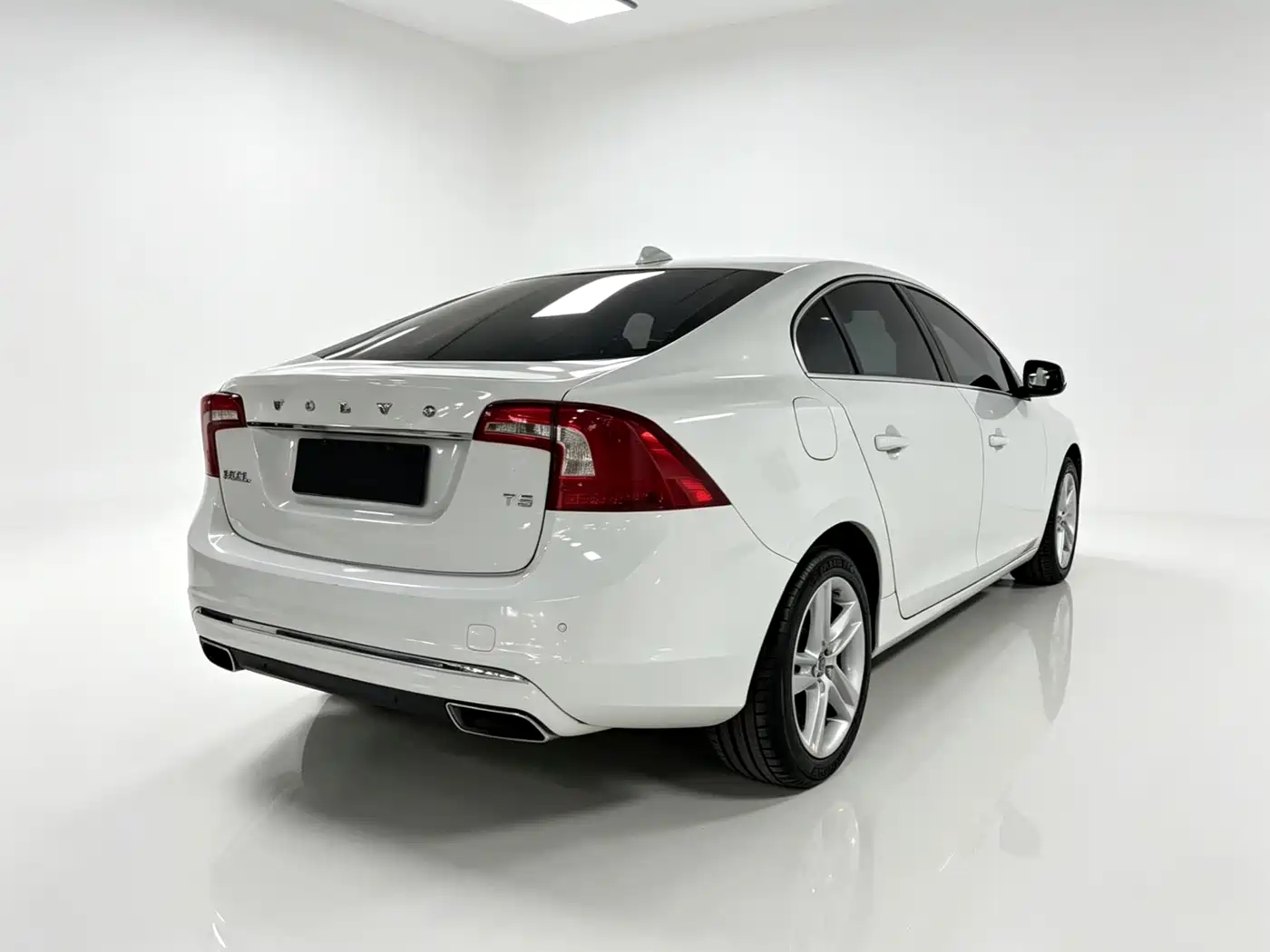 Фото 7 - Volvo S60