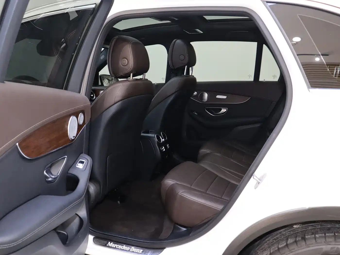 Mercedes-Benz GLC 2020 Facelift GLC 300 L 4MATIC Luxury фото 15