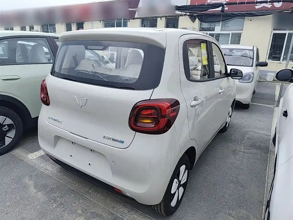 Wuling Motors Hongguang MINIEV 2026 2025 4-Door Advanced