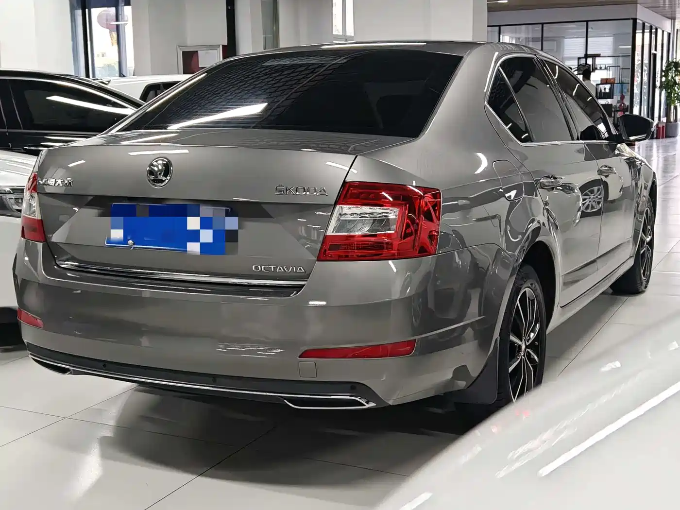 Škoda Octavia 2016 1.6L Automatic Smart Edition фото 3