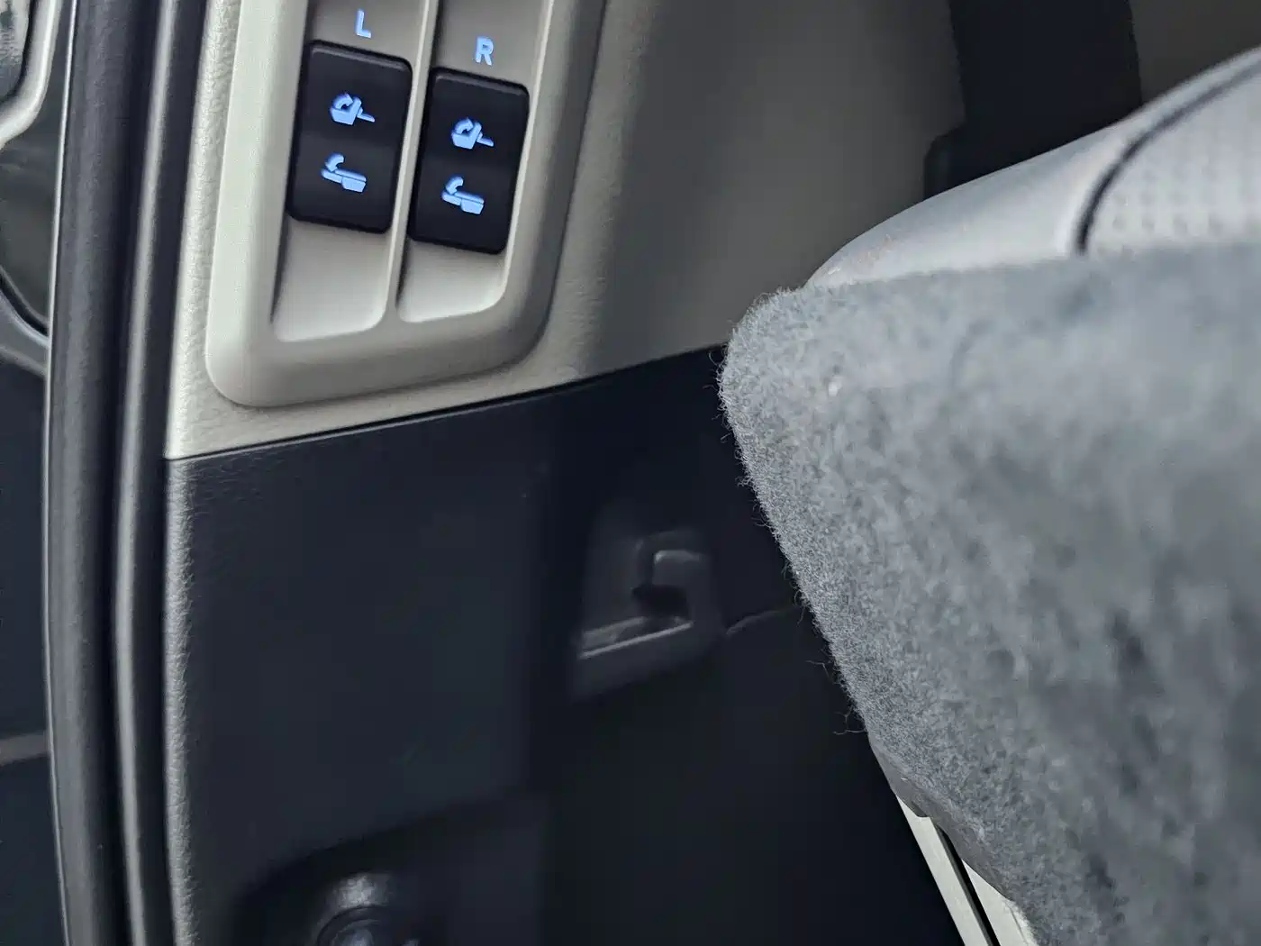 Toyota Prado 2019 3.5L Automatic TX-L Zunxiang Edition with Rear-mounted Spare Tire фото 19