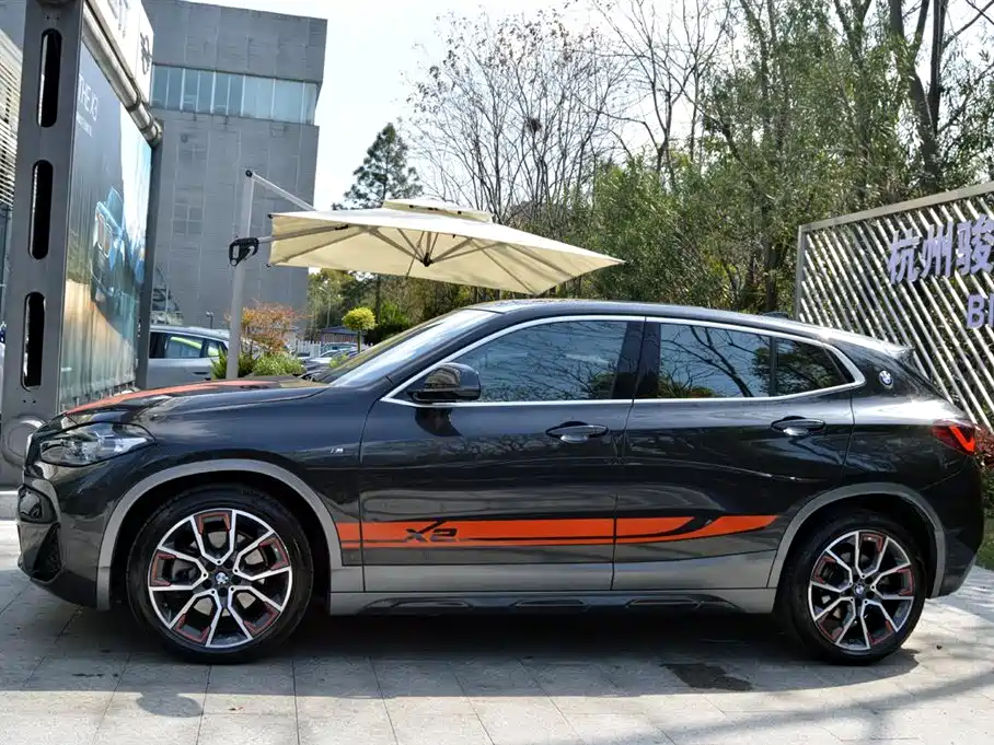 BMW X2