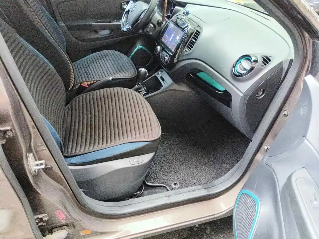 Renault Captur 2016 2015 1.2T Automatic Comfort Edition