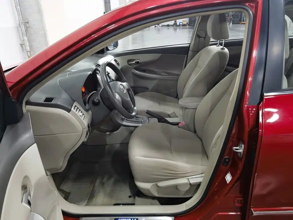 Photo 10 - Toyota Corolla