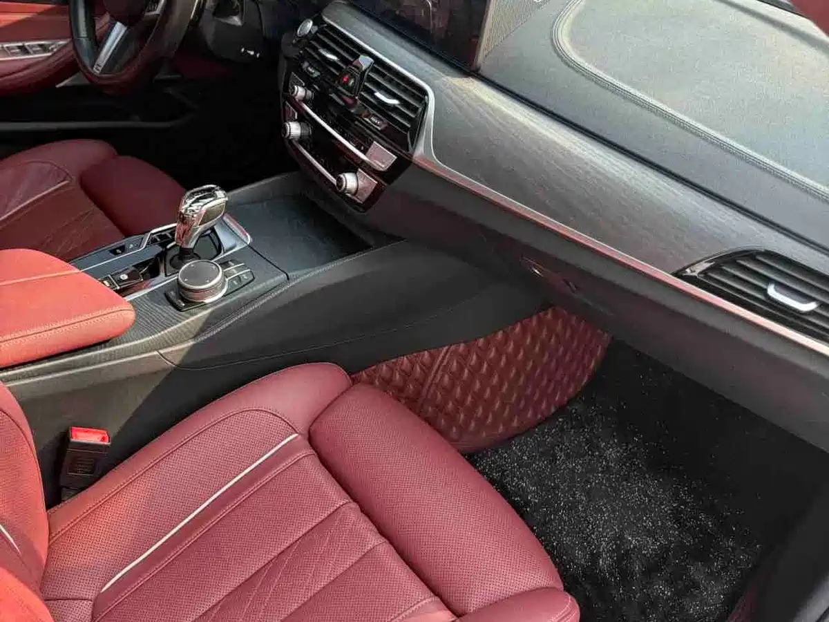 Фото 16 - BMW 5 Series