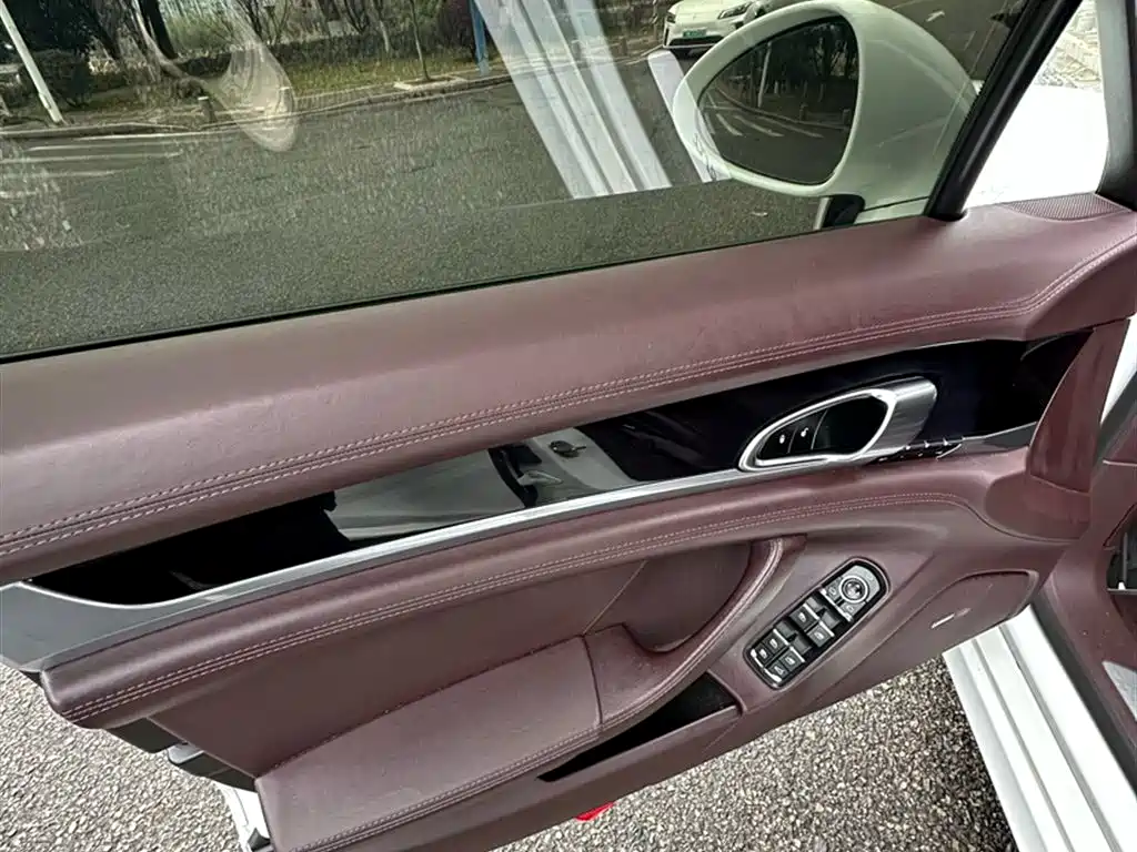 Porsche Panamera 2014 Panamera 3.0T фото 16