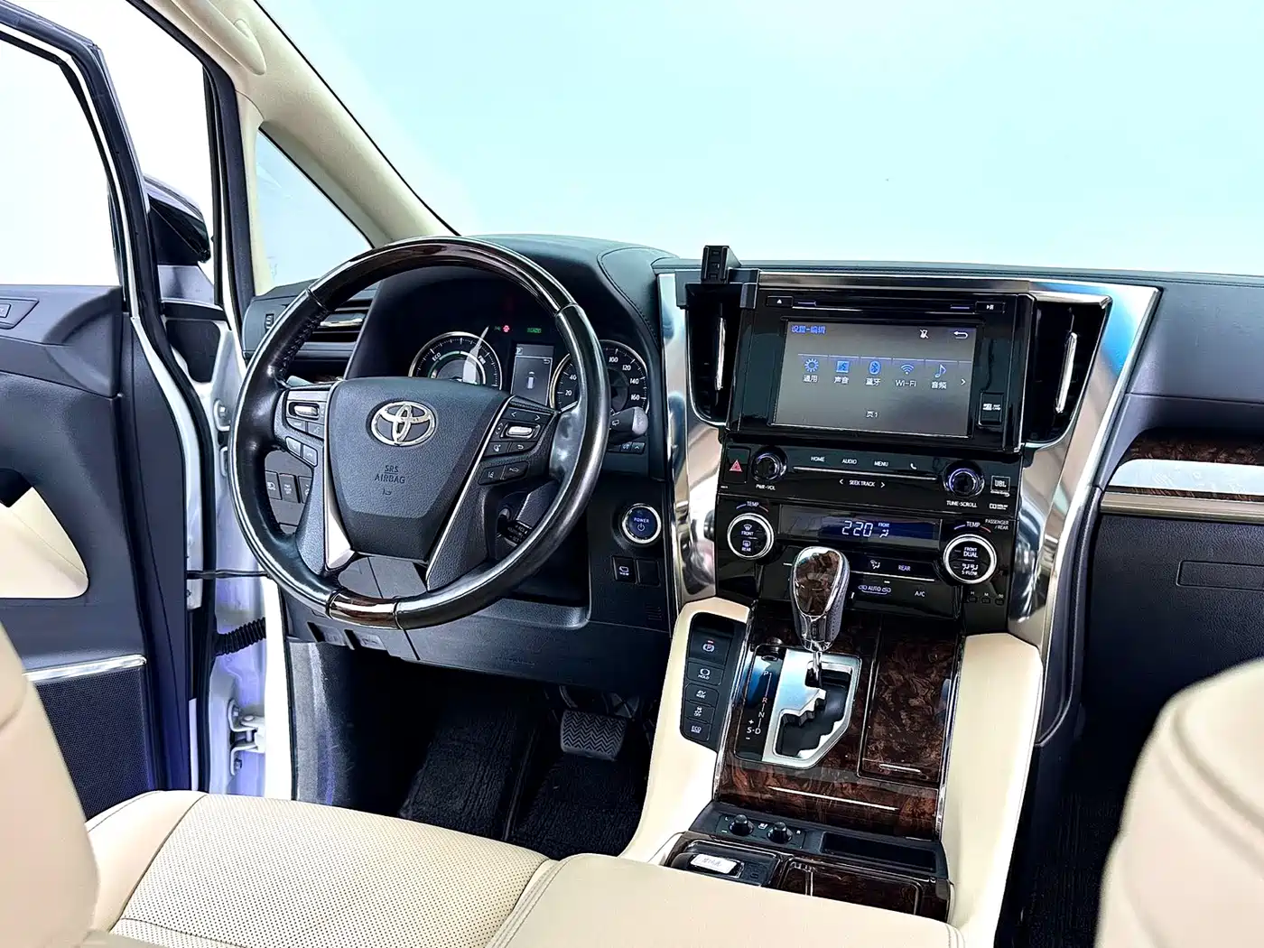 Toyota Alphard 2019 Hybrid 2.5L Luxury фото 15