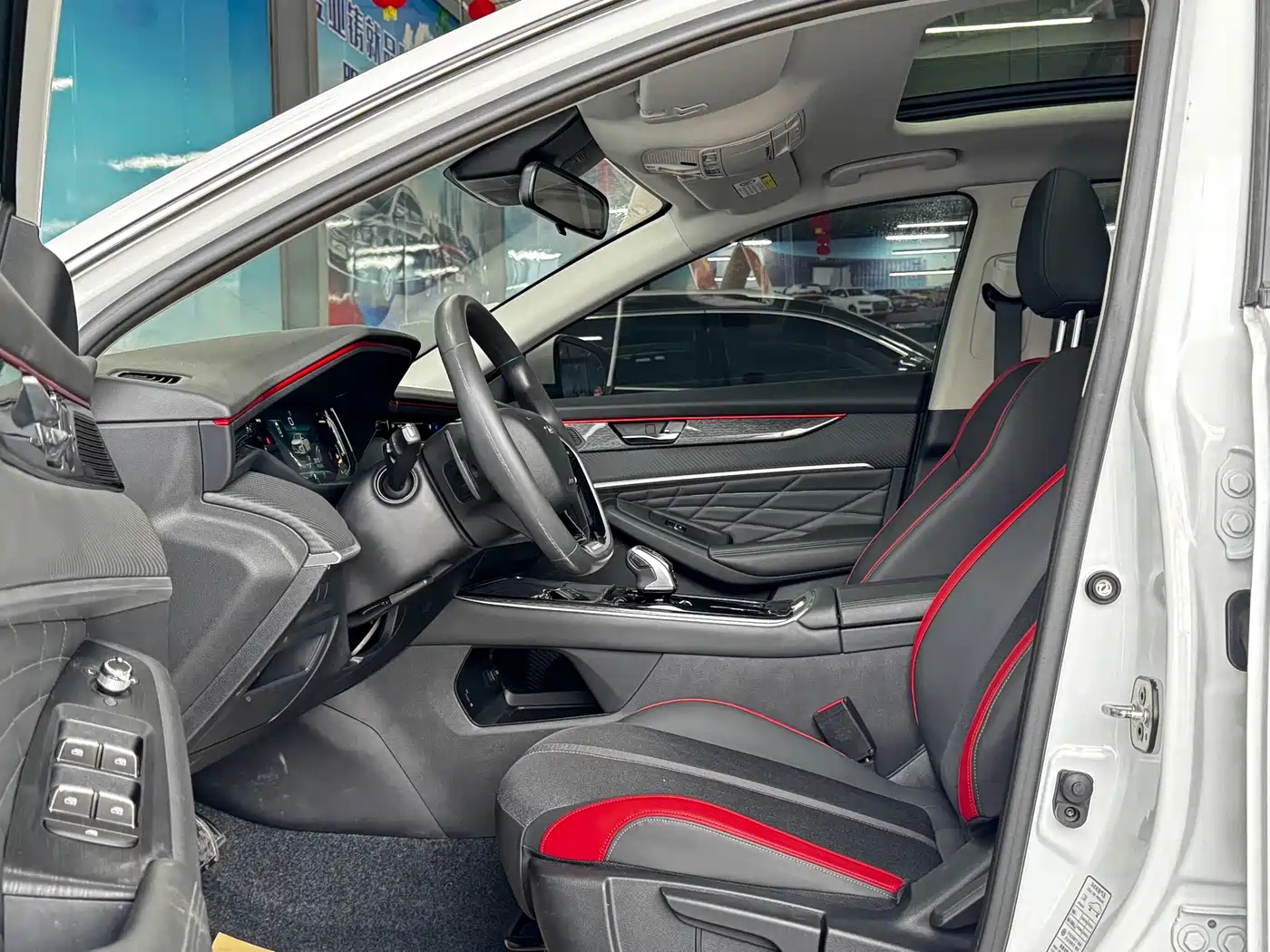 DONGFENG YI HYUN MAX