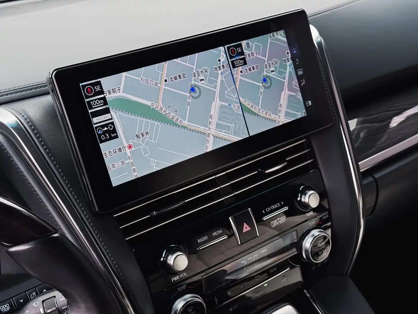 Lexus LM 2020 300h Seven-Seater Elegance Edition фото 11