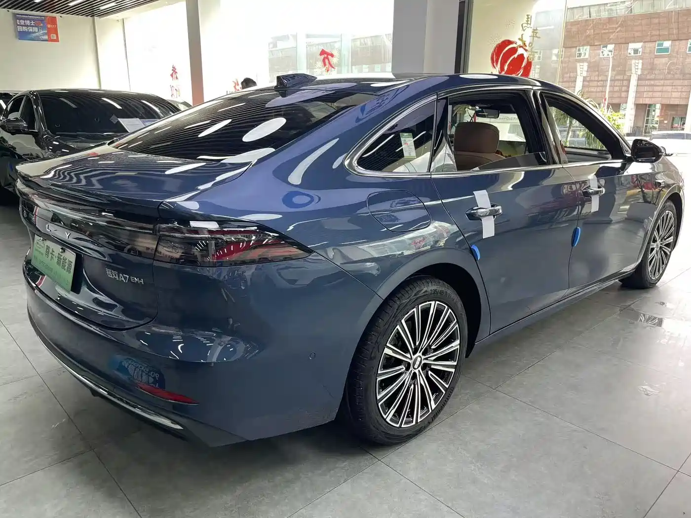 Geely Galaxy Galaxy A7 2025 EM-i фото 8