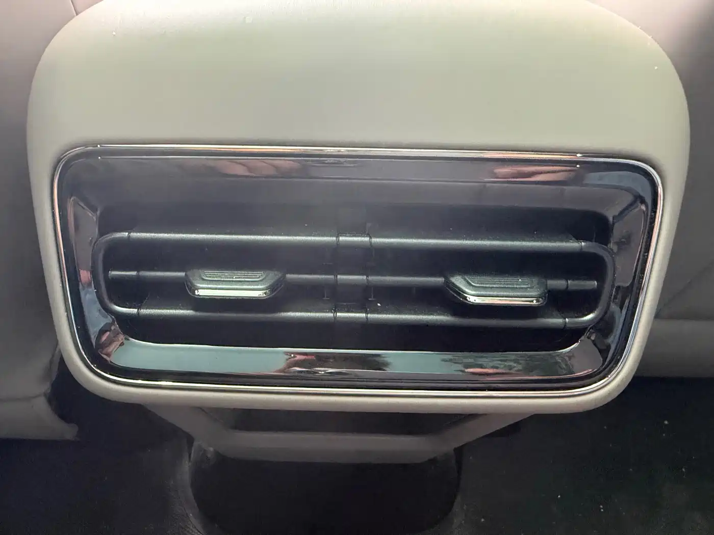 Geely Galaxy Galaxy Xingyao 8 2025 Model 60km EM-i Luxury Edition фото 14