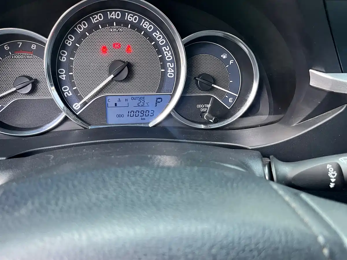 Toyota Corolla 2017 Facelift 1.6L S-CVT GL фото 7