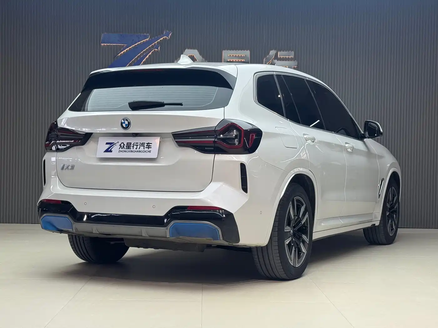 BMW IX3