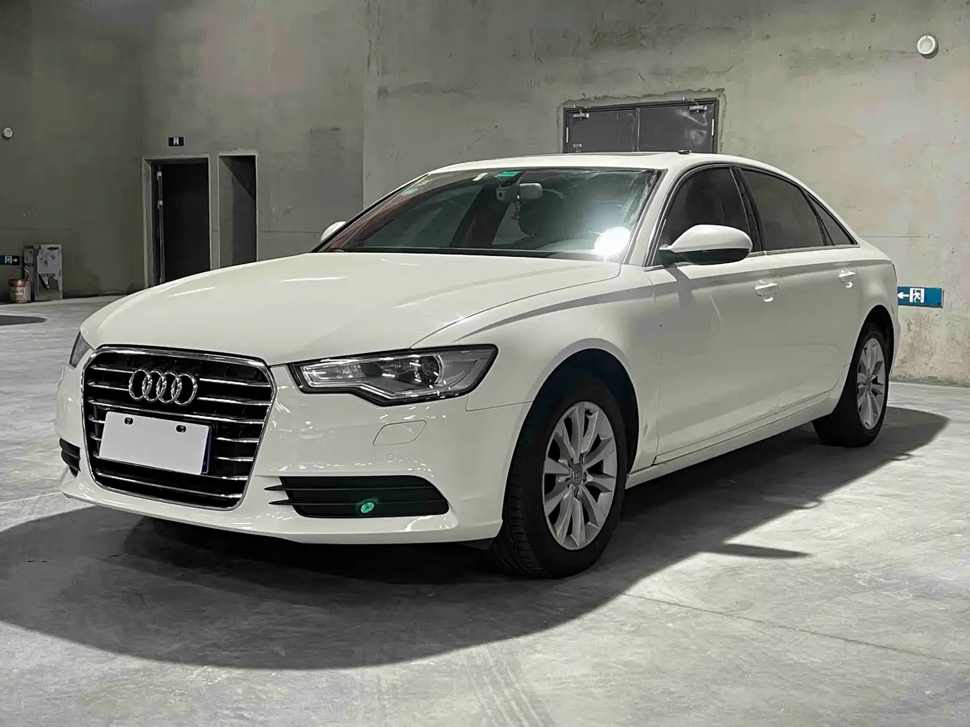 Photo 1 - Audi A6L