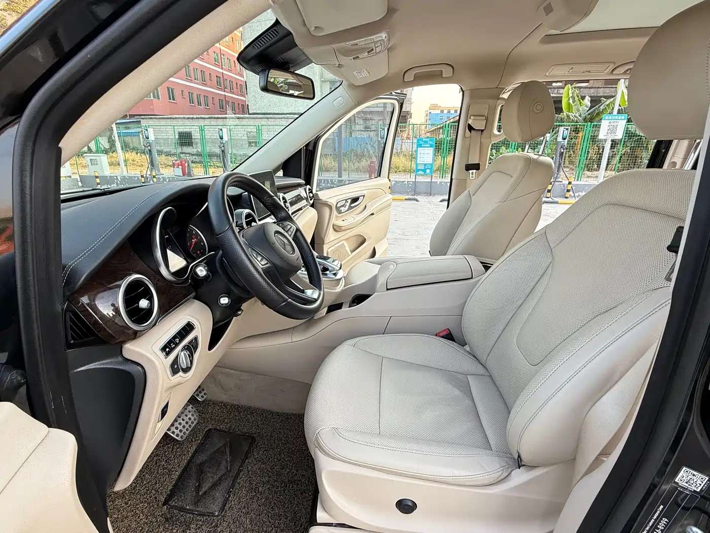 Mercedes-Benz V-Class 2016 V 260 L Premium Long фото 4