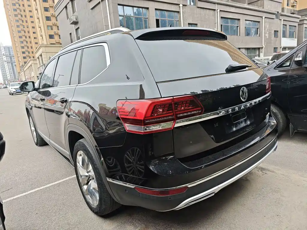 Photo 5 - Volkswagen Teramont
