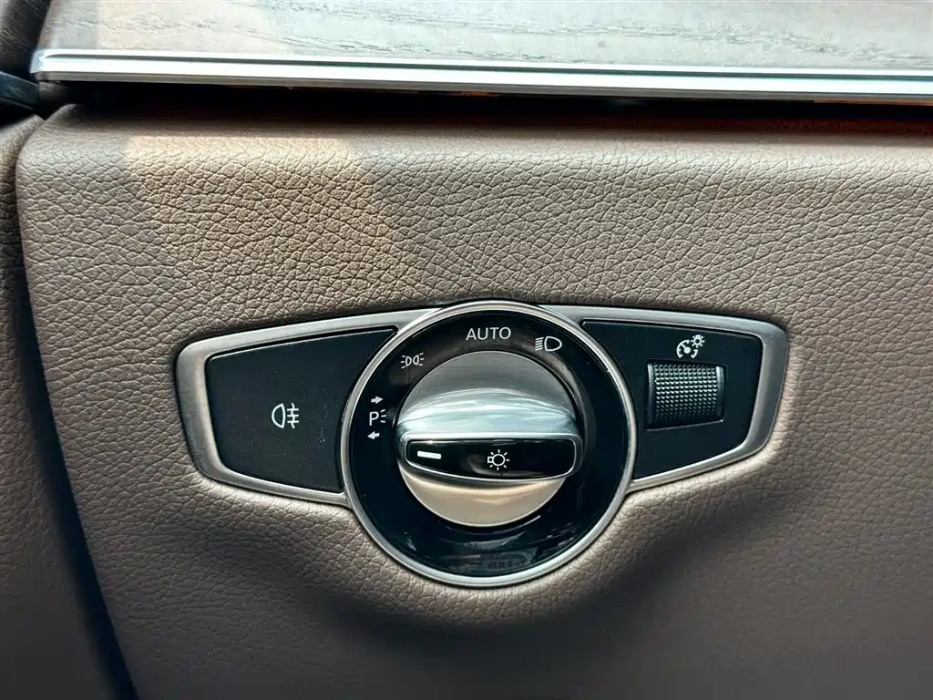 Mercedes-Benz E-Class 2021 E 300 L Fashion фото 22