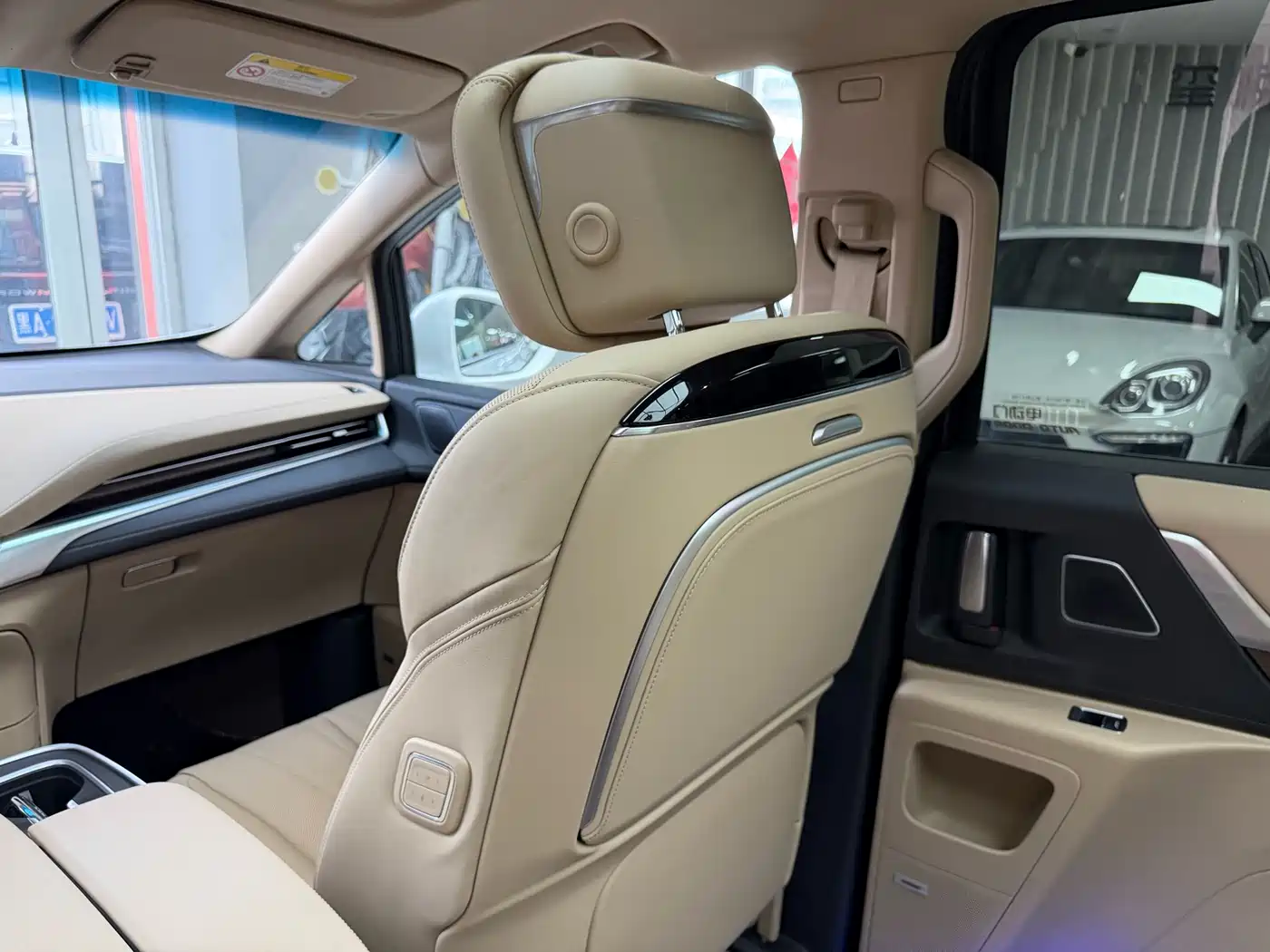 Buick Century 2023 2.0T 7-seater Premium фото 35