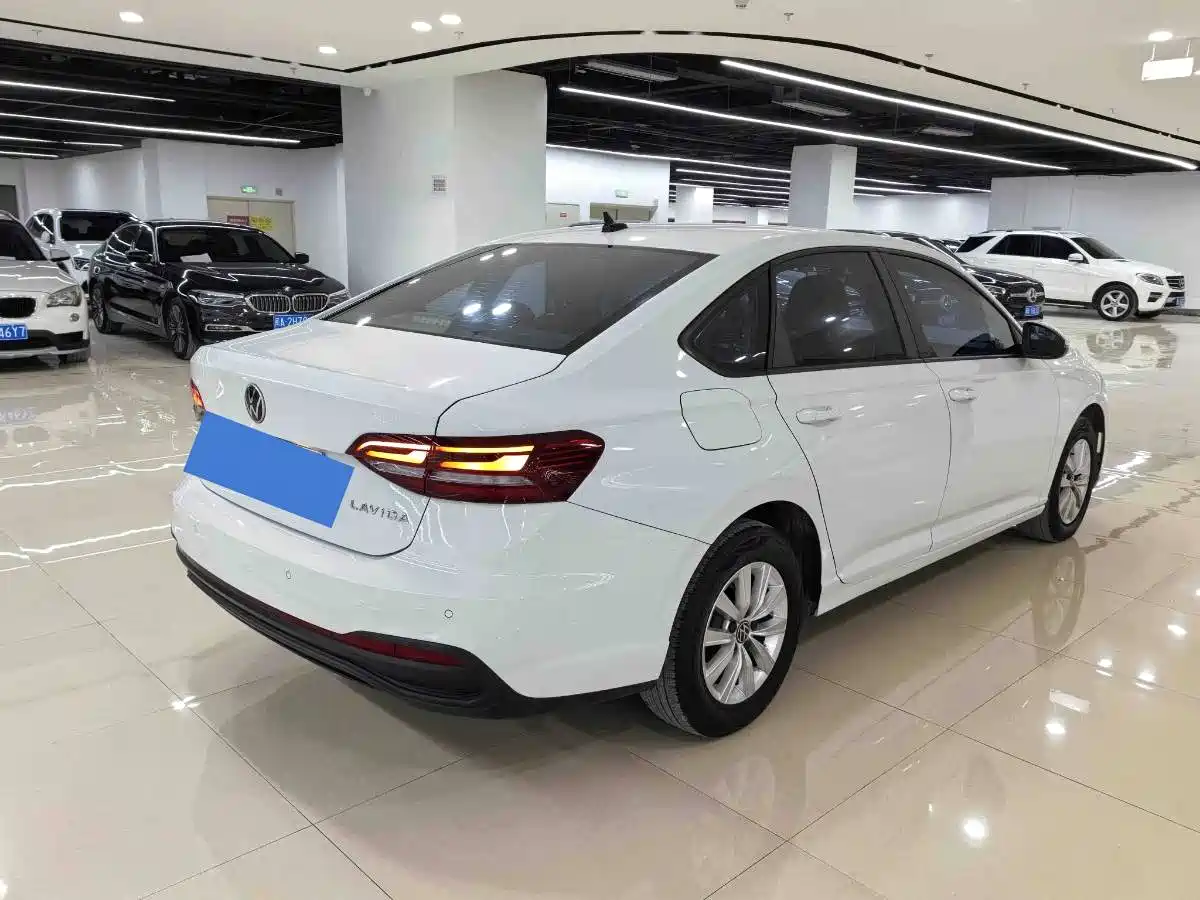 Volkswagen Lavida 2023 Facelift 1.5L Auto Comfort Edition фото 4