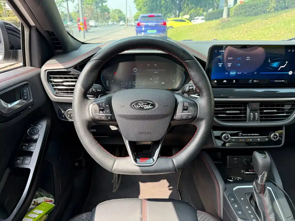 Ford Focus 2023 2022 Hatchback EcoBoost 180 Automatic ST Line