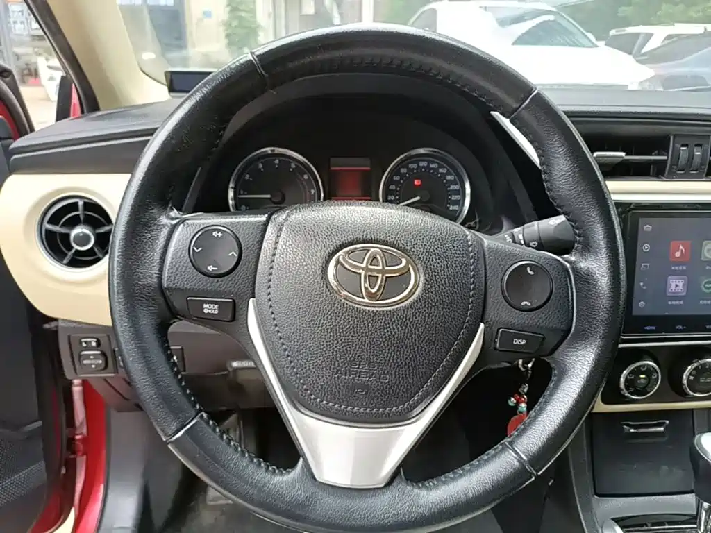 Фото 11 - Toyota Corolla
