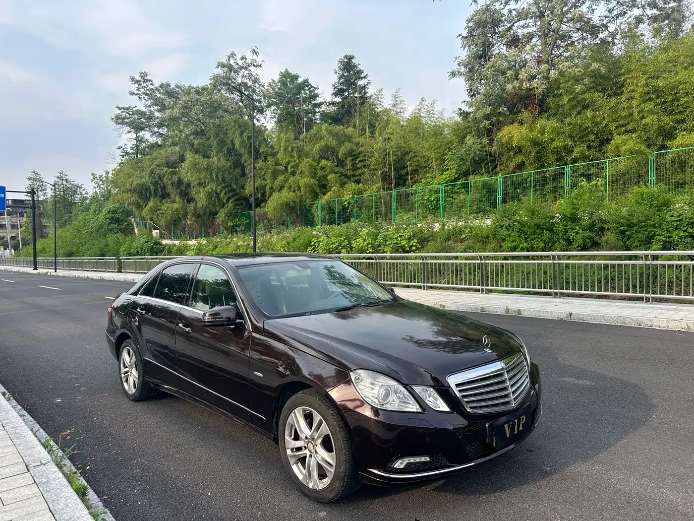 Mercedes-Benz E-Class (Import) 2010 E 200 CGI Elegance