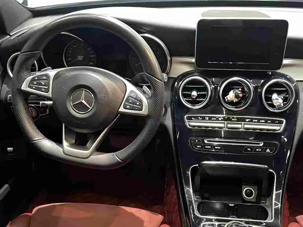 Фото 10 - Mercedes-Benz C-Class