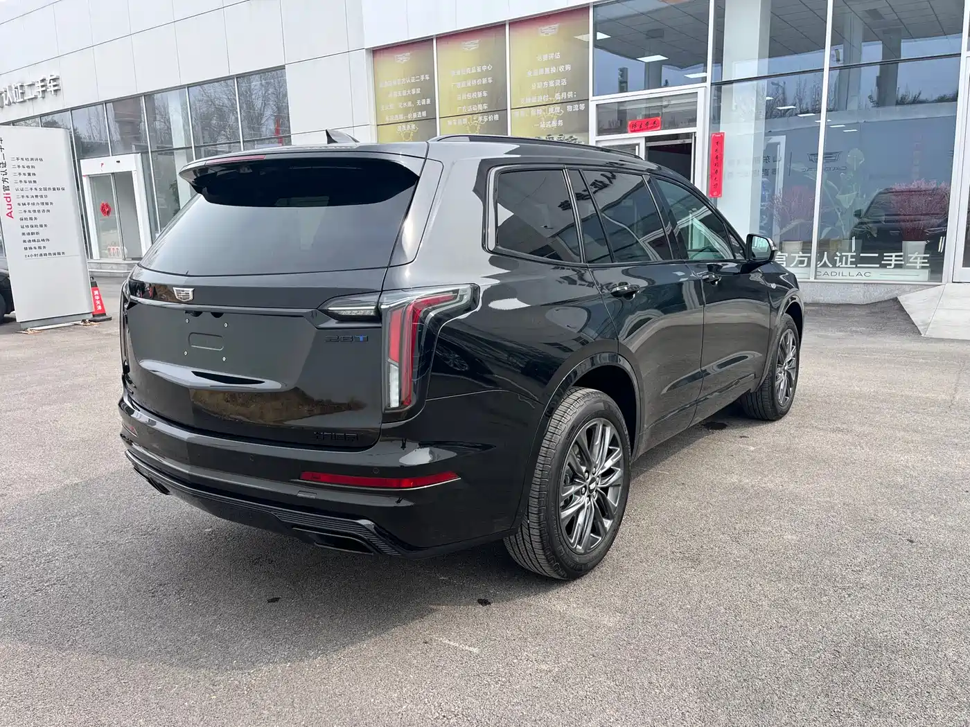 Cadillac XT6 2025 2.0T 6-Seater AWD Executive Black Label Edition фото 17