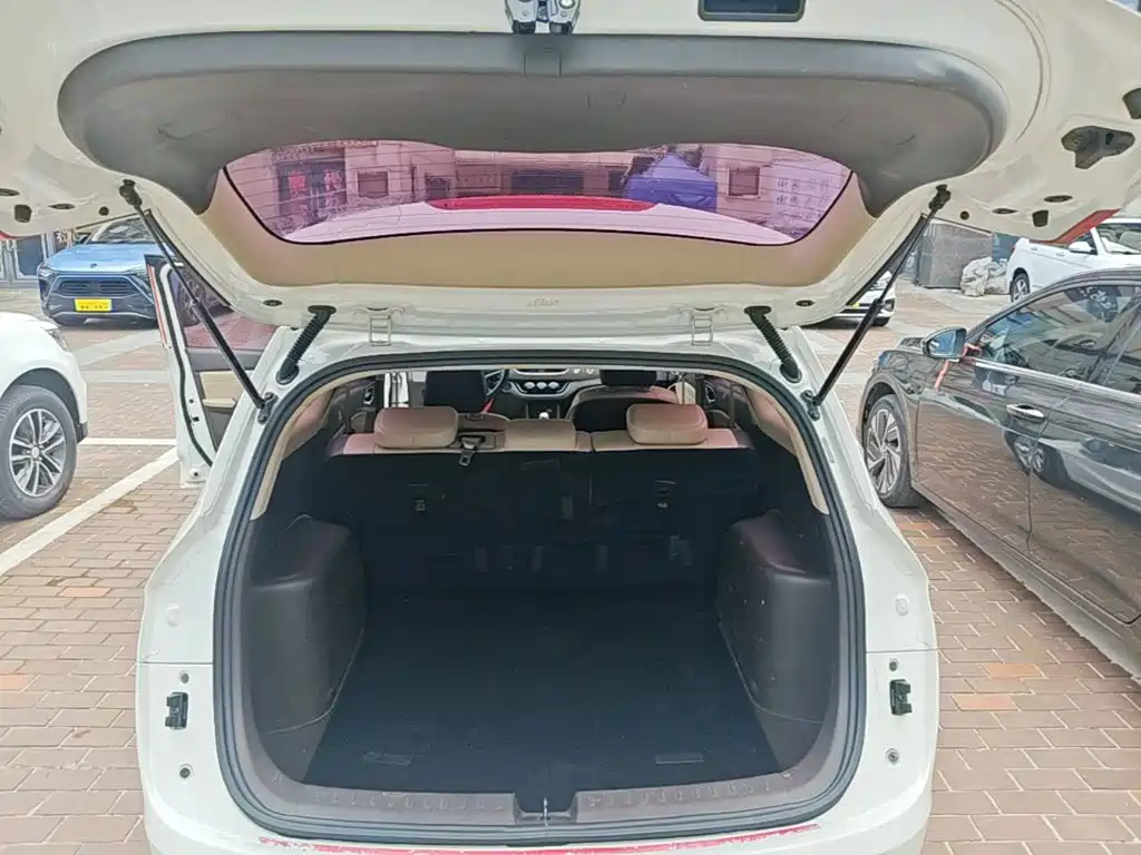 Baojun 310W 2018 2017 1.5L Manual Fashion Edition (China V)