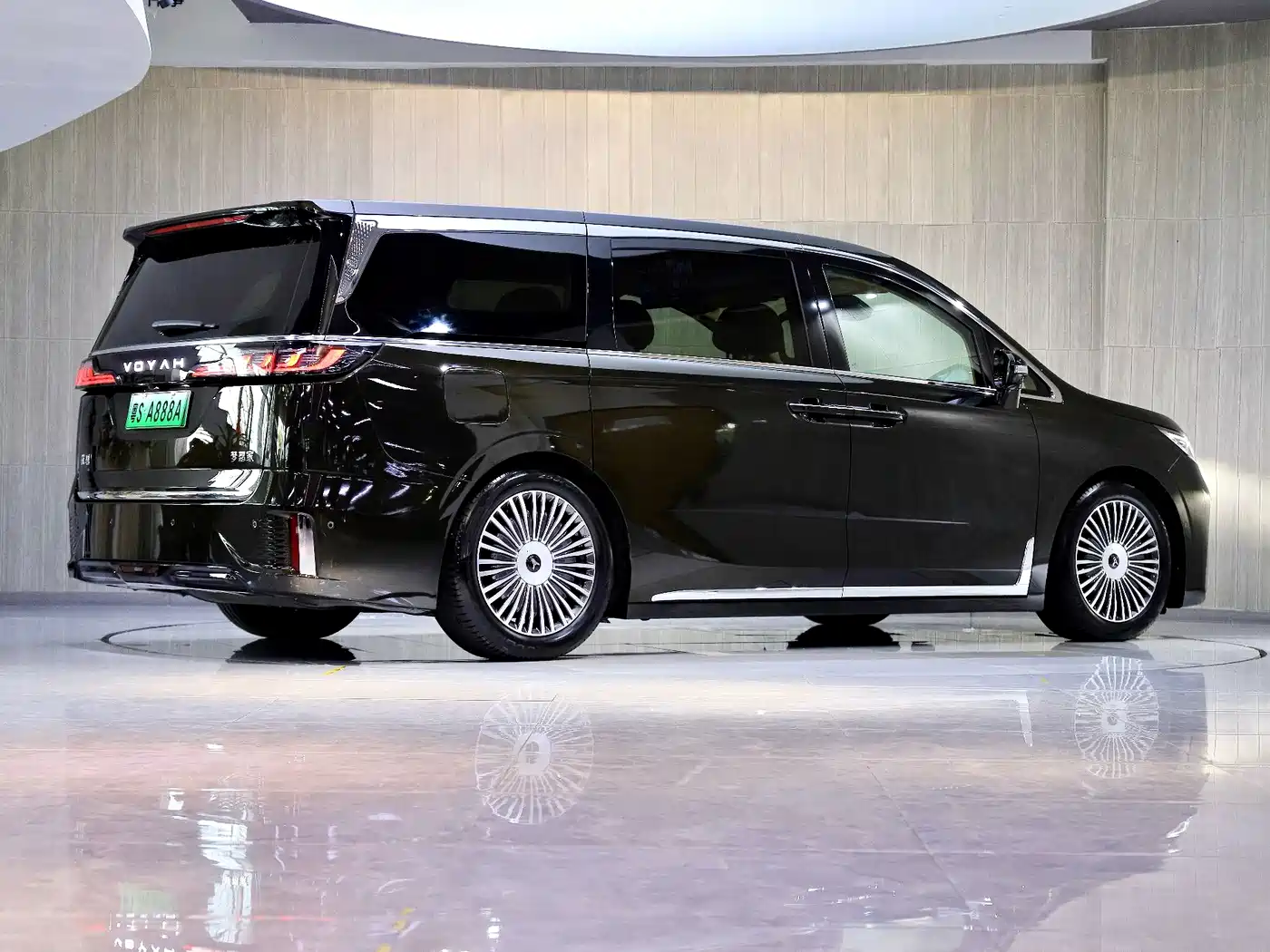 Voyah Auto Voyah Dreamer 2025 PHEV AWD Flagship Kunpeng Edition фото 4