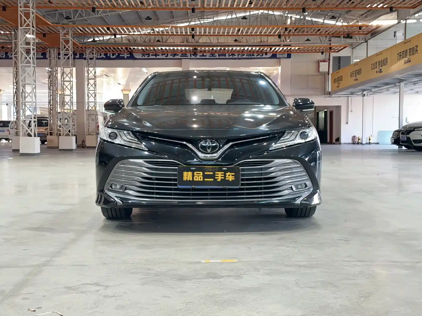 Toyota Camry 2018 2.0G Luxury Edition фото 2
