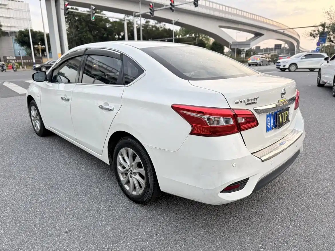 Nissan SYLPHY, миниатюра 7