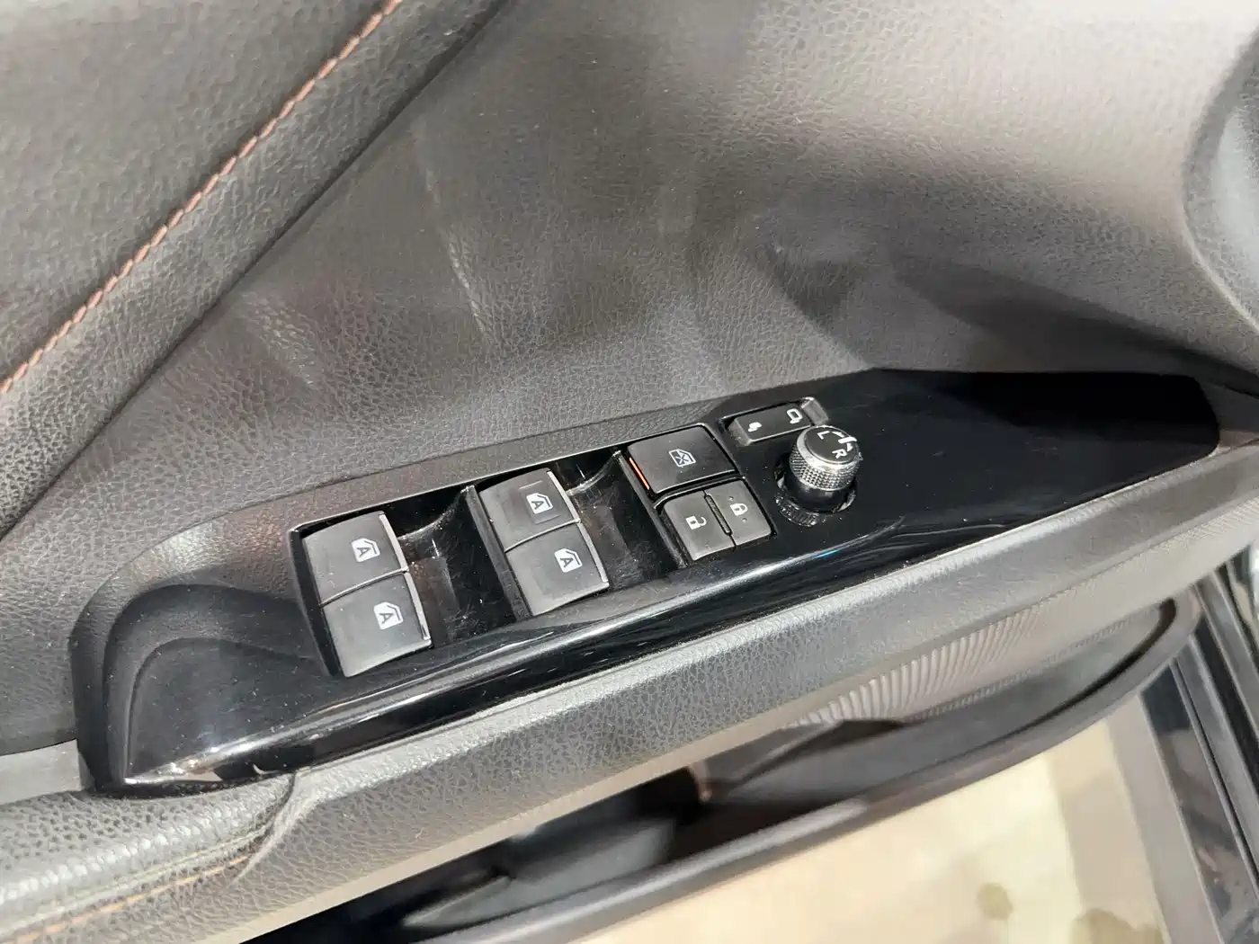Toyota Camry 2018 2.0G Luxury Edition фото 12