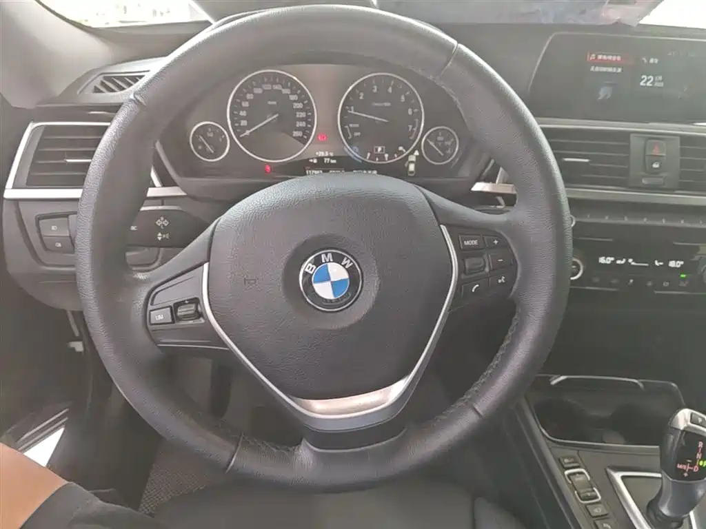 BMW 3 Series GT 2019 320i Fashion Model фото 11