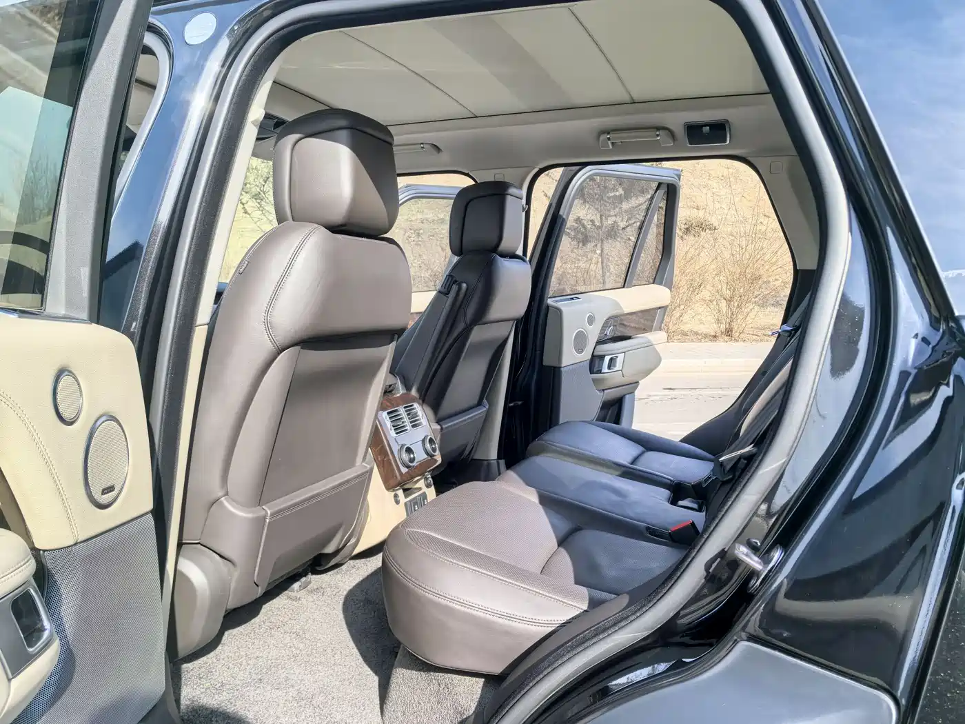 Land Rover Range Rover 2021 3.0 L6 Heritage Edition фото 12