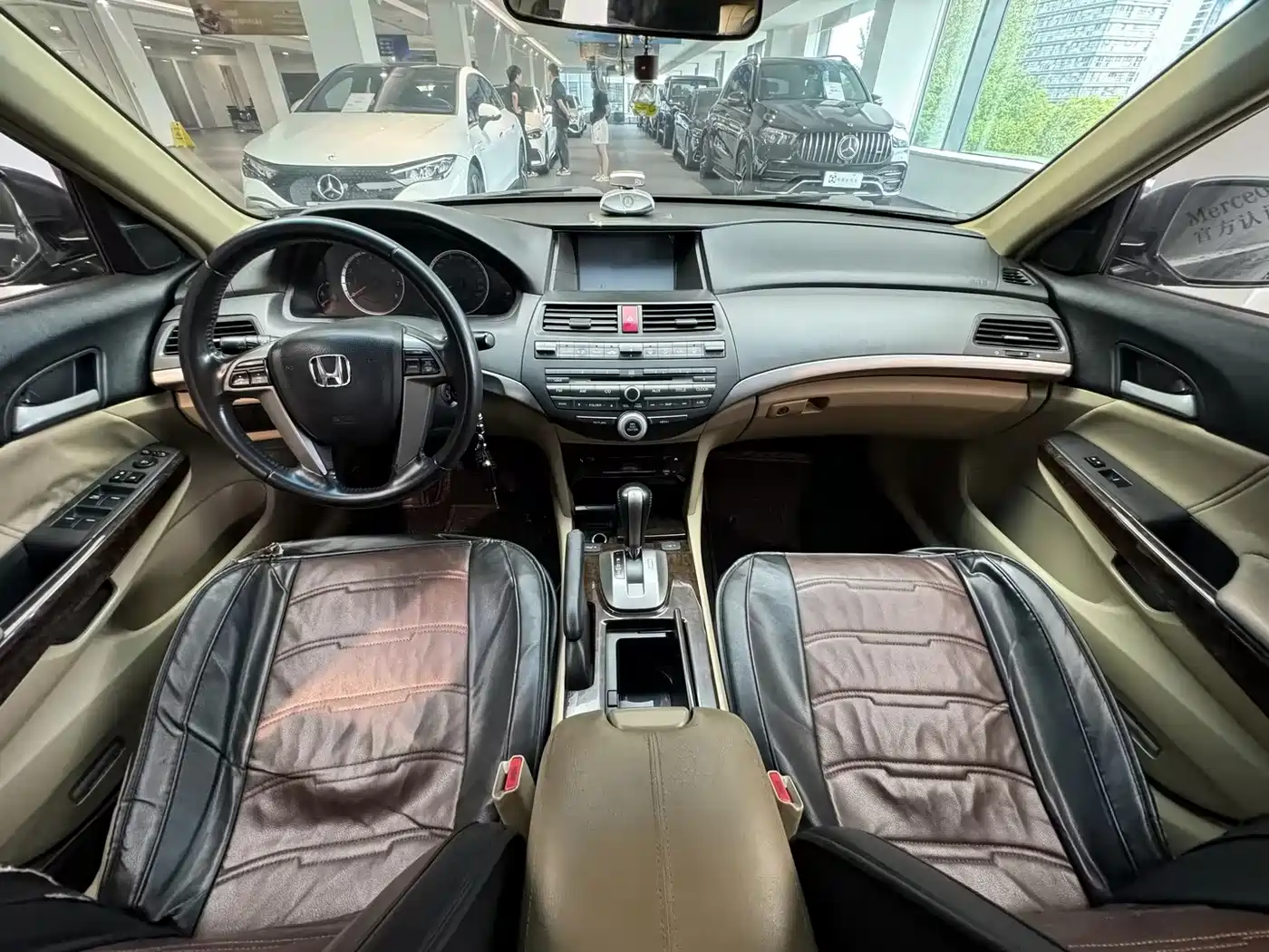 Фото 20 - Honda Accord