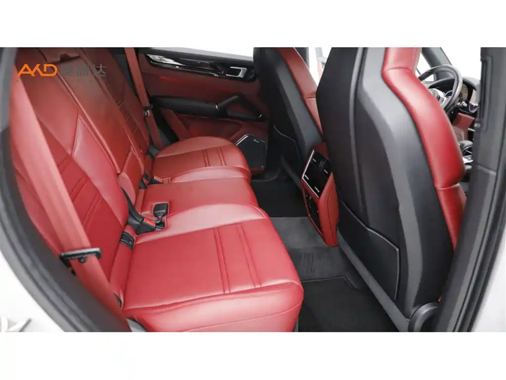 Фото 8 - Porsche Cayenne