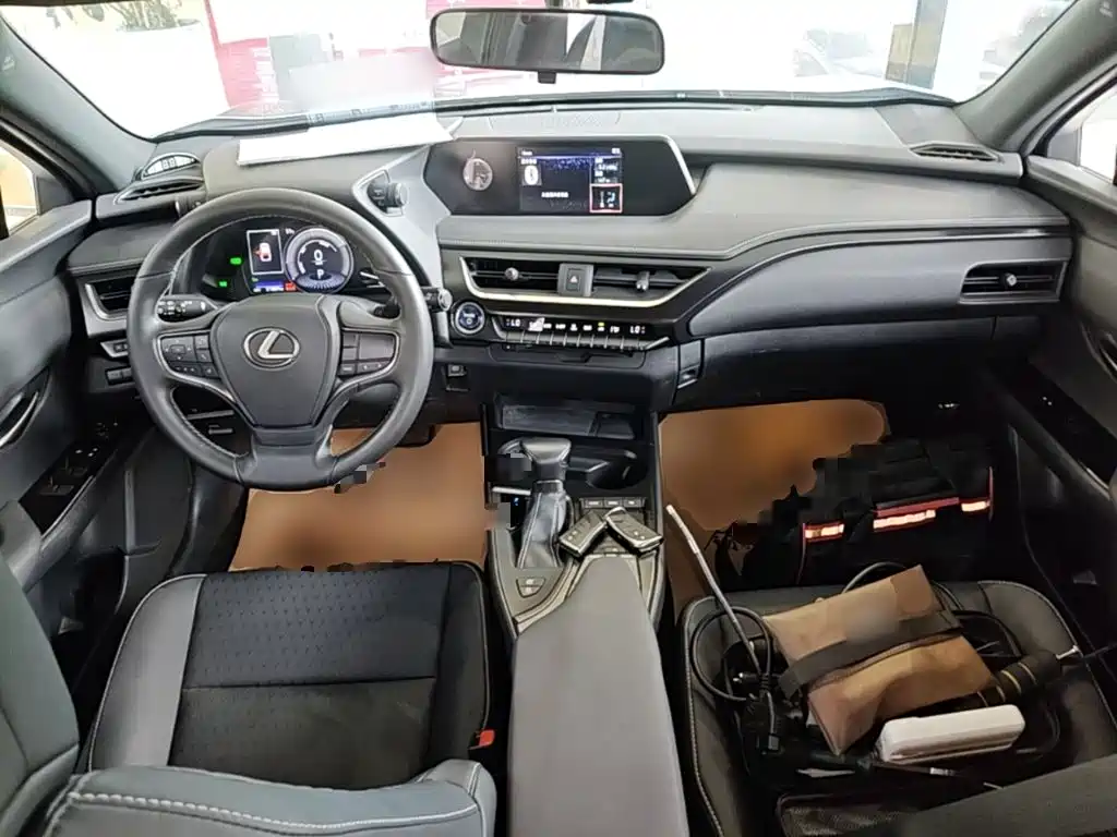 Lexus UX 2020 2020 260h Explore Cool Edition