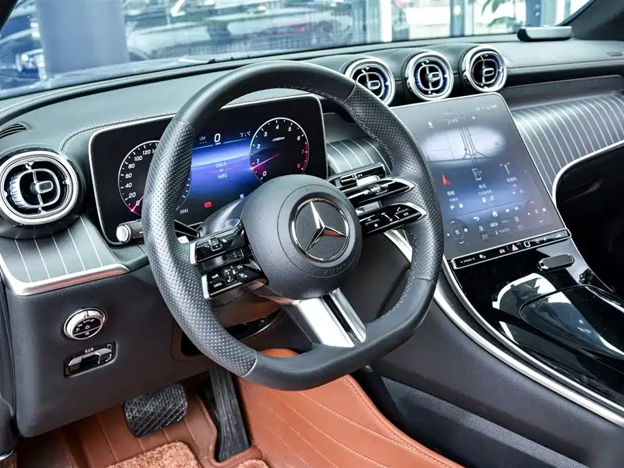 Mercedes-Benz GLC 2023 Facelift GLC 300 L 4MATIC Sport 5-Seater фото 9