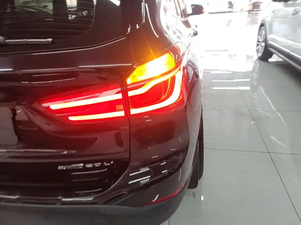 BMW X1 2019 sDrive20Li Leading Model фото 8