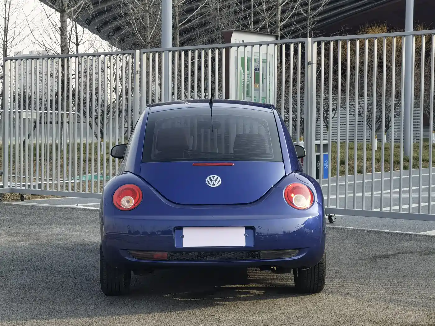 Volkswagen Beetle 2006 Model 2.0 Luxury Edition фото 4
