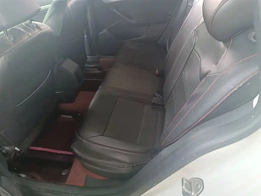 Volkswagen Lavida Tour 2017 1.6L Automatic Trend Edition фото 17