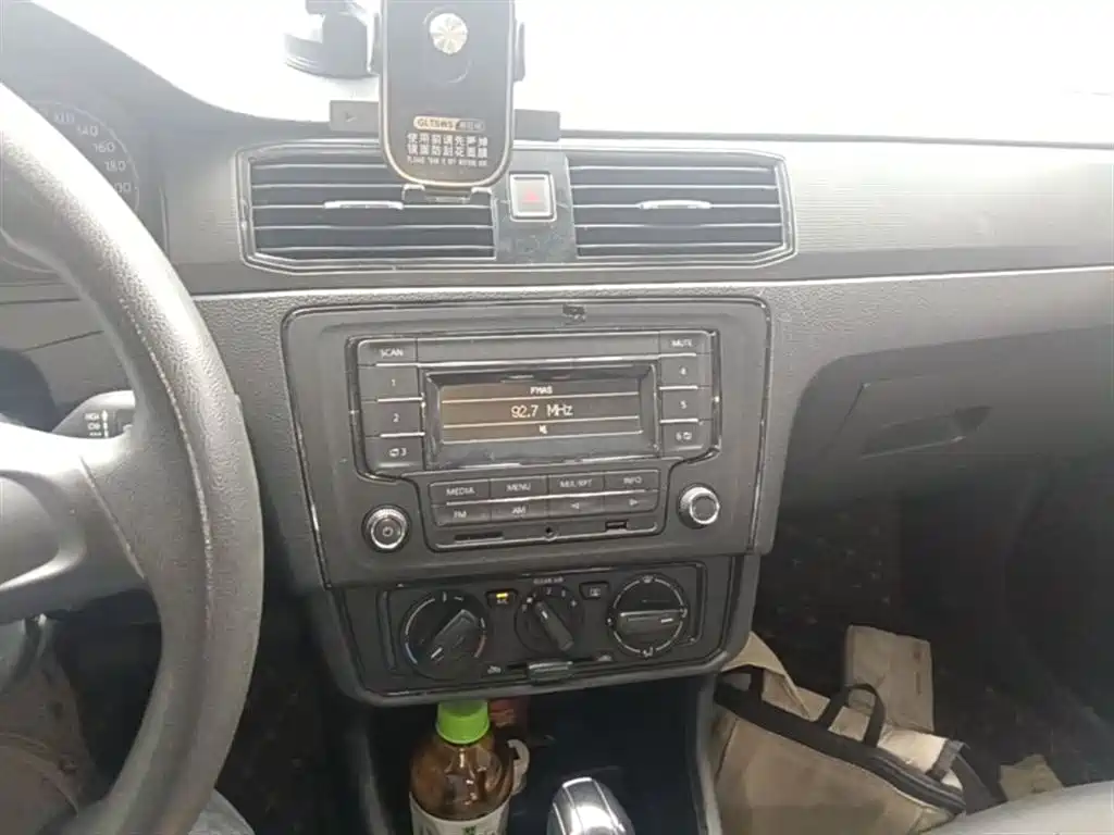 Volkswagen Santana 2016 1.6L Automatic Trend Edition фото 13