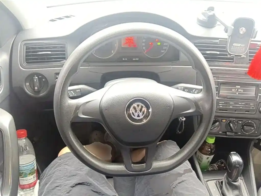Volkswagen Santana 2016 1.6L Automatic Trend Edition фото 11